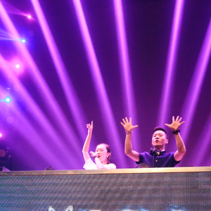 日韩家族强奸乱淫性生活影片
